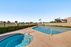 Modern Scottsdale Townhome with Heated Pool Access
